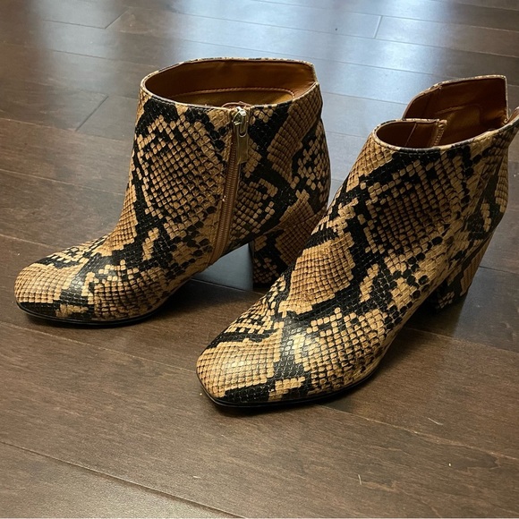 Franco Sarto Faux Snake Skin Ankle Boot Women’s Size 7.5 - Picture 1 of 6